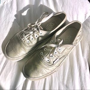 ✨Metallic gold Vans